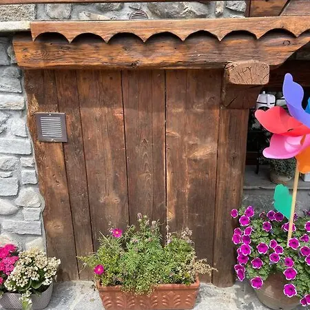 La Bombetta Gialla Di Elisa E Marco Διαμέρισμα Morgex